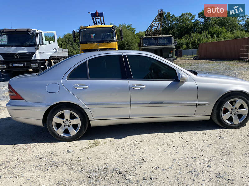 Седан Mercedes-Benz C-Class 2003 в Холодноводке