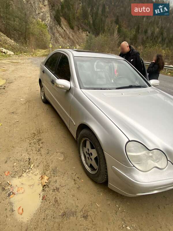 Седан Mercedes-Benz C-Class 2000 в Ивано-Франковске