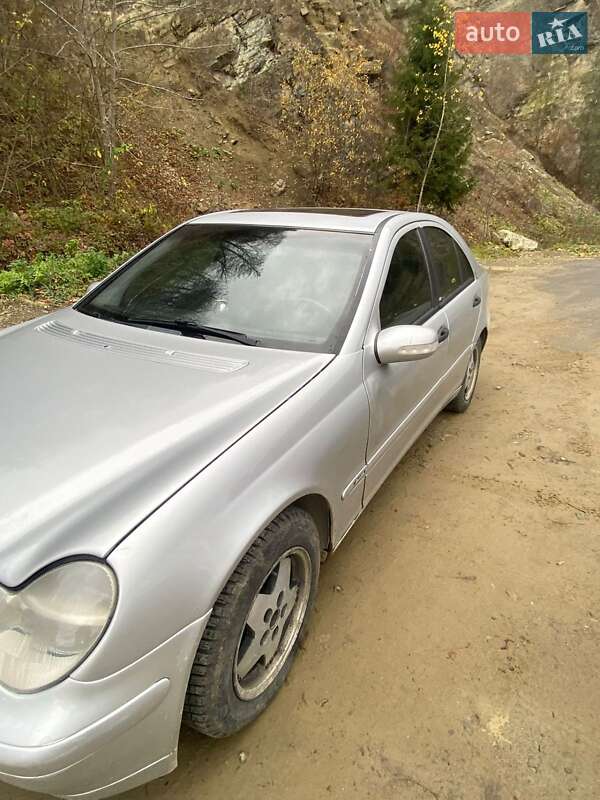 Седан Mercedes-Benz C-Class 2000 в Ивано-Франковске