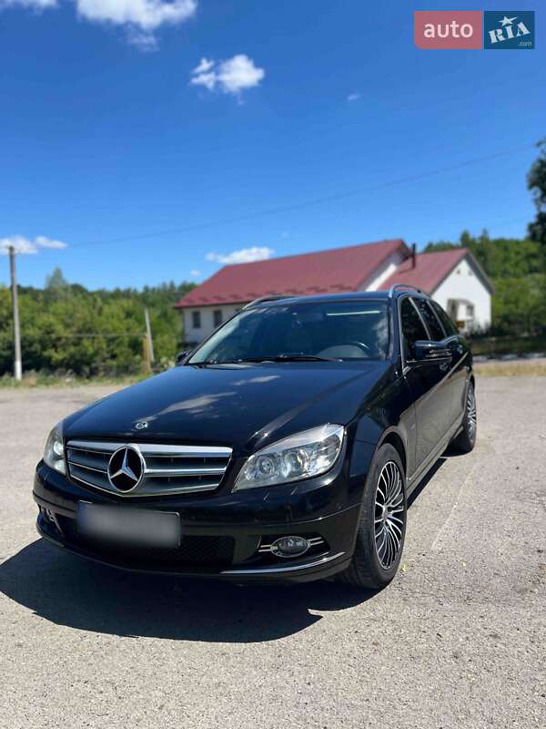 Mercedes-Benz C-Class 2011