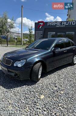Седан Mercedes-Benz C-Class 2004 в Черновцах