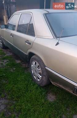 Седан Mercedes-Benz C-Class 1992 в 