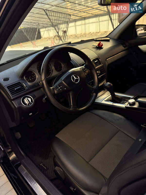 Седан Mercedes-Benz C-Class 2008 в Коломые