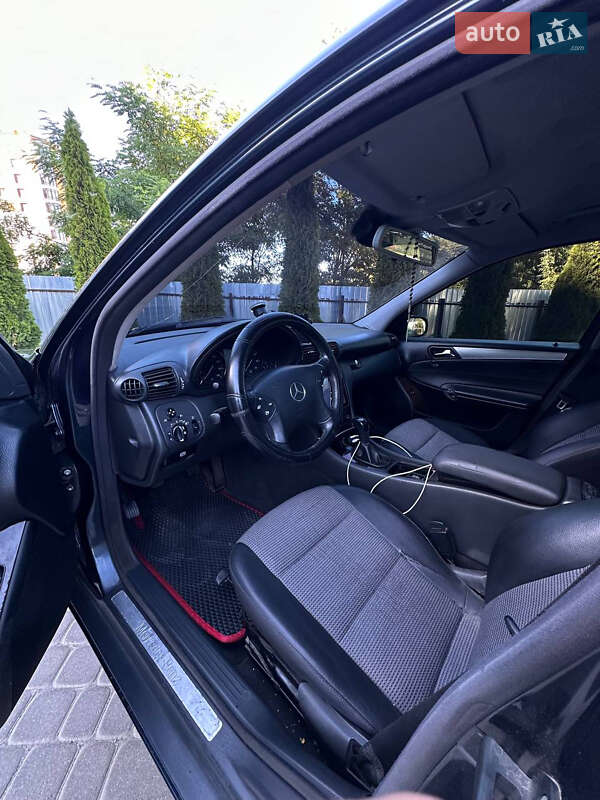Седан Mercedes-Benz C-Class 2002 в Івано-Франківську