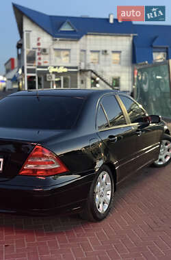 Седан Mercedes-Benz C-Class 2006 в 