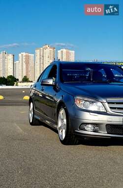 Седан Mercedes-Benz C-Class 2011 в Киеве