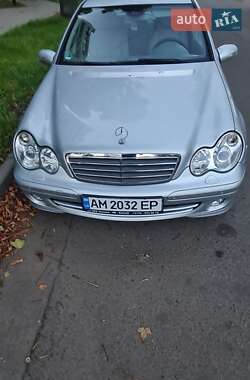 Седан Mercedes-Benz C-Class 2006 в Житомире