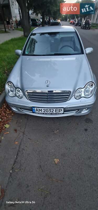 Седан Mercedes-Benz C-Class 2006 в Житомире