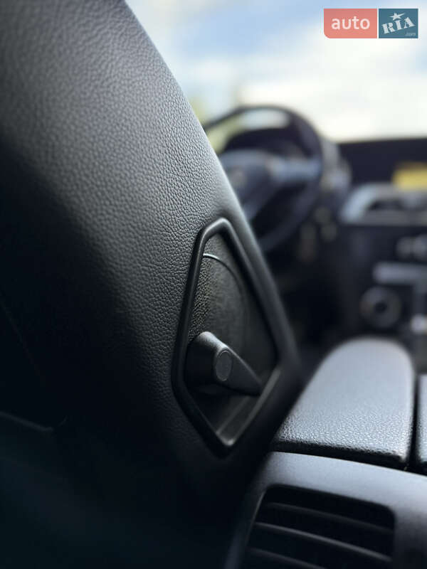 Седан Mercedes-Benz C-Class 2012 в Мостиській