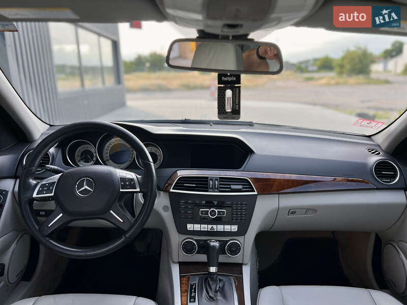 Седан Mercedes-Benz C-Class 2011 в Черкассах