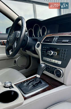 Седан Mercedes-Benz C-Class 2011 в 