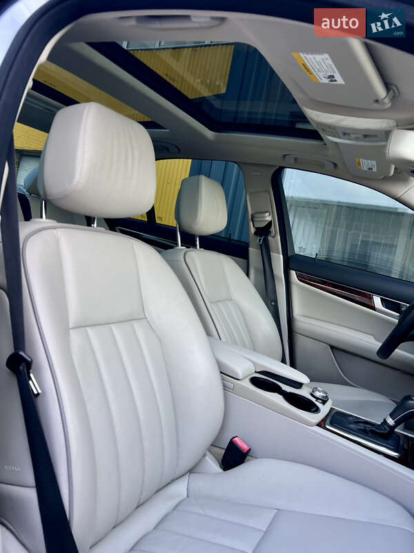Седан Mercedes-Benz C-Class 2011 в Черкассах