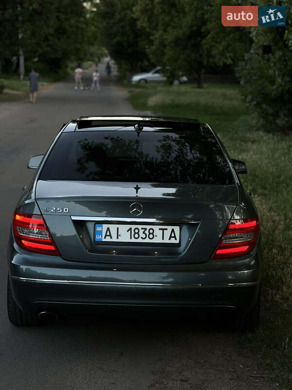 Седан Mercedes-Benz C-Class 2011 в Черкассах