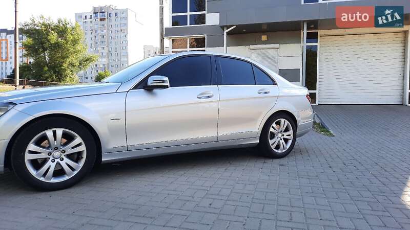 Седан Mercedes-Benz C-Class 2009 в Черкасах
