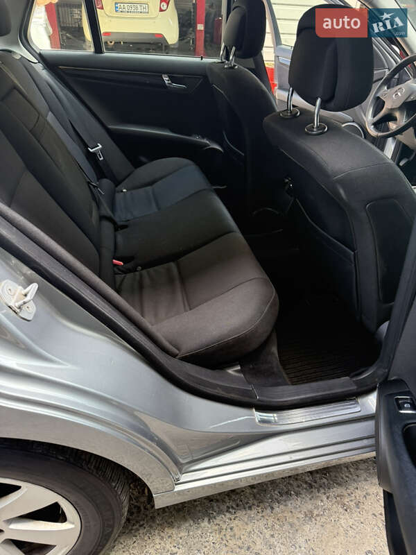 Універсал Mercedes-Benz C-Class 2008 в Києві