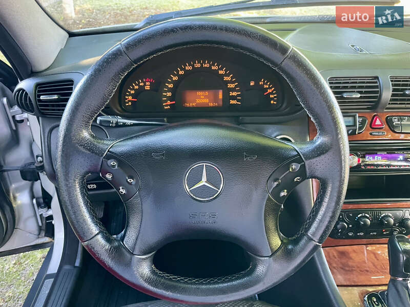 Седан Mercedes-Benz C-Class 2002 в Чернівцях