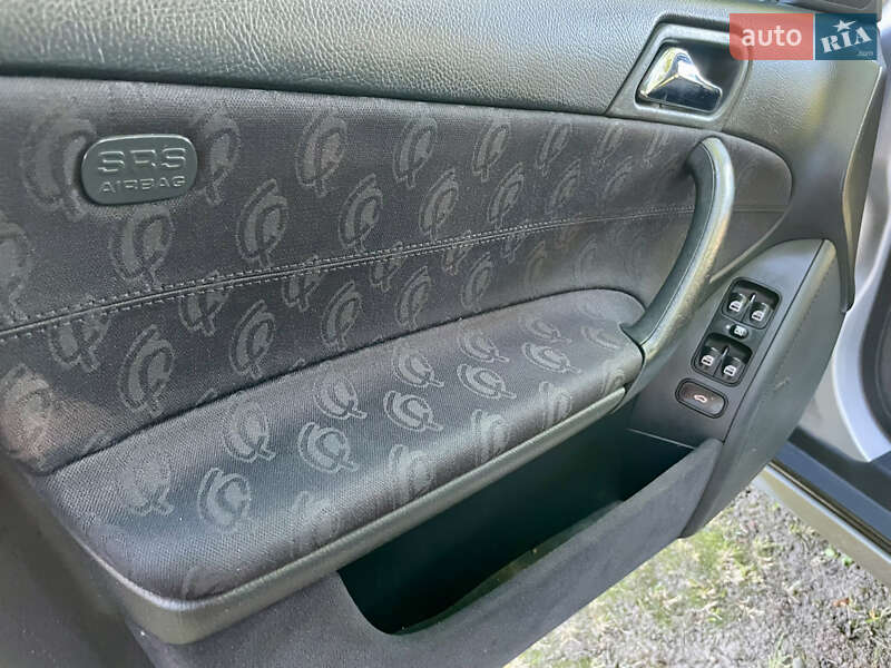 Седан Mercedes-Benz C-Class 2002 в Чернівцях