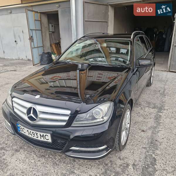 Универсал Mercedes-Benz C-Class 2012 в Тернополе