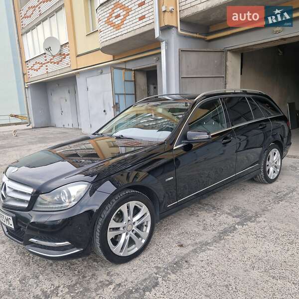 Универсал Mercedes-Benz C-Class 2012 в Тернополе