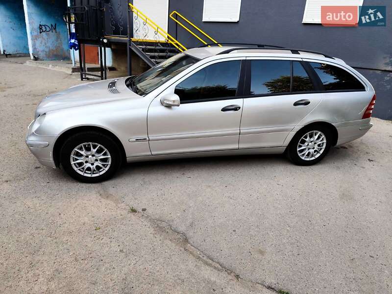 Універсал Mercedes-Benz C-Class 2003 в Кропивницькому