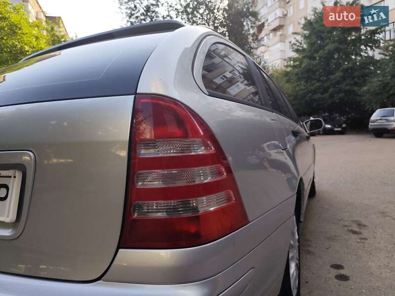 Універсал Mercedes-Benz C-Class 2003 в Кропивницькому