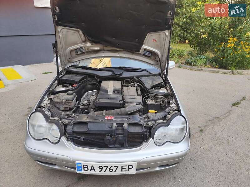 Універсал Mercedes-Benz C-Class 2003 в Кропивницькому