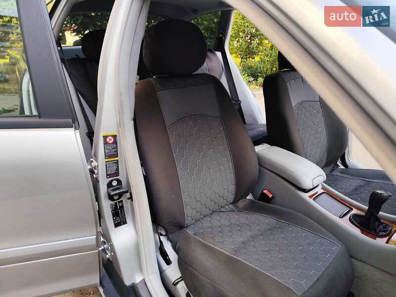 Універсал Mercedes-Benz C-Class 2003 в Кропивницькому