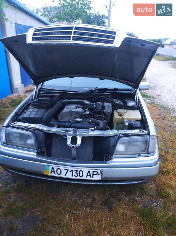 Седан Mercedes-Benz C-Class 1994 в Волочиске