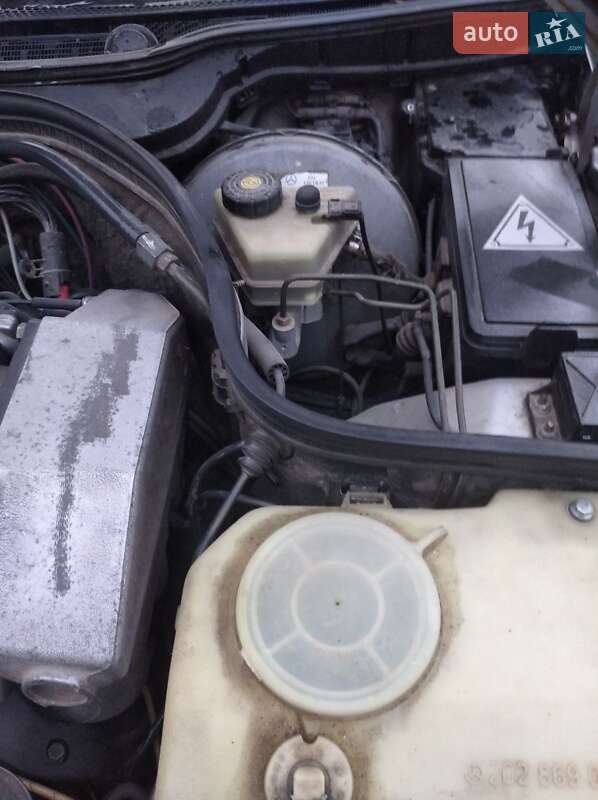 Седан Mercedes-Benz C-Class 1994 в Волочиске