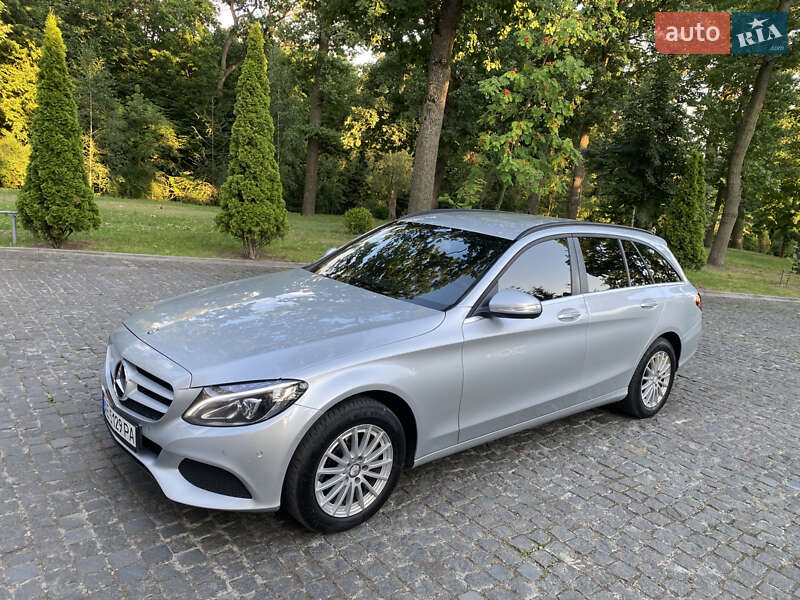 Універсал Mercedes-Benz C-Class 2015 в 