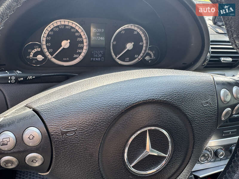Седан Mercedes-Benz C-Class 2007 в Рівному