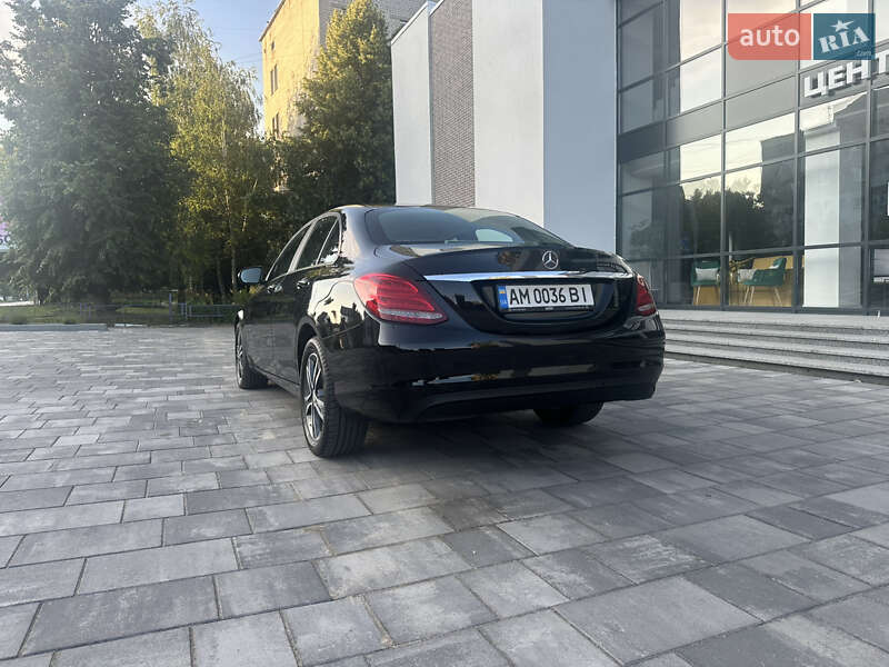 Седан Mercedes-Benz C-Class 2015 в Києві фото 13 Седан Mercedes-Benz C-Class 2015 в Києві