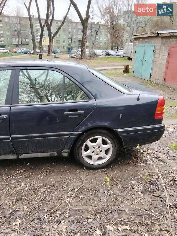 Седан Mercedes-Benz C-Class 1994 в Запоріжжі