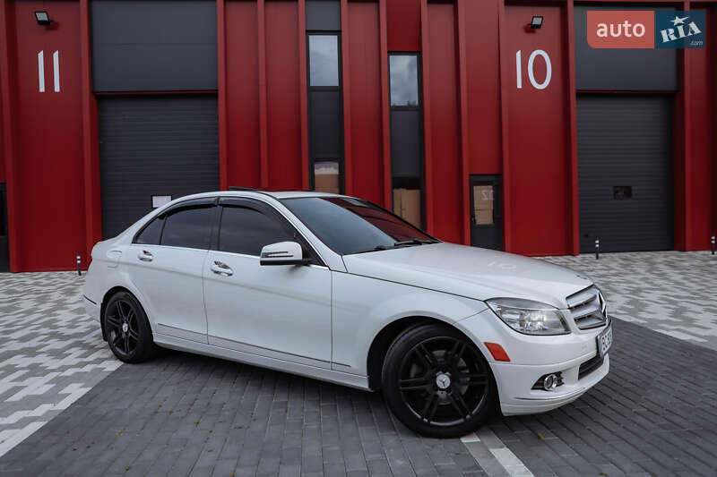 Седан Mercedes-Benz C-Class 2010 в Львове