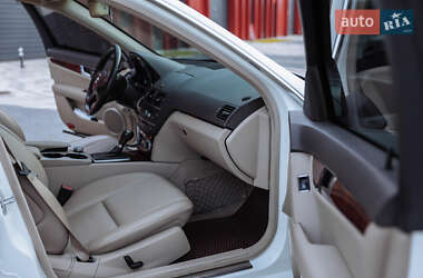 Седан Mercedes-Benz C-Class 2010 в 