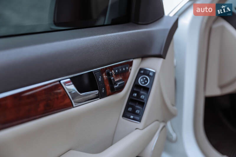 Седан Mercedes-Benz C-Class 2010 в Львове