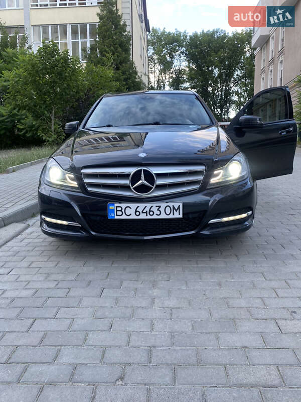 Mercedes-Benz C-Class 2011