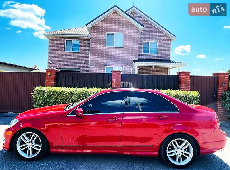 Седан Mercedes-Benz C-Class 2012 в Києві