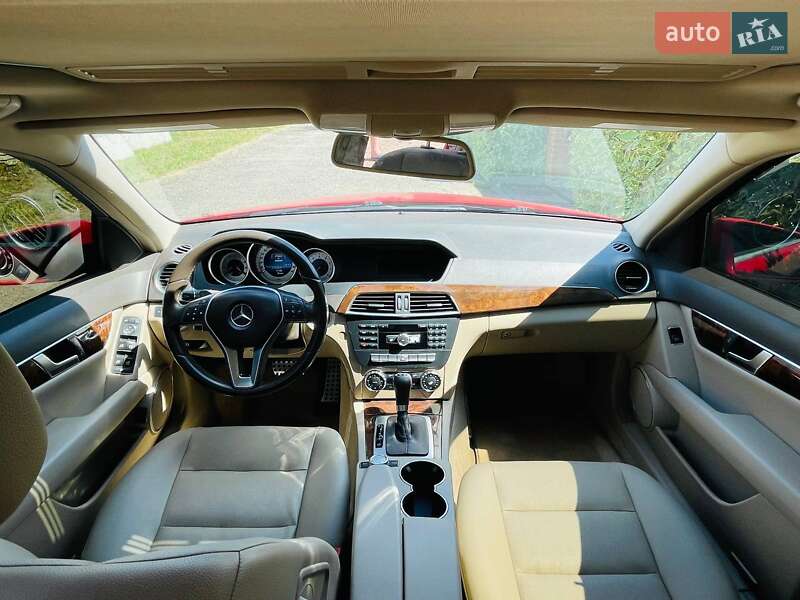 Седан Mercedes-Benz C-Class 2012 в Києві