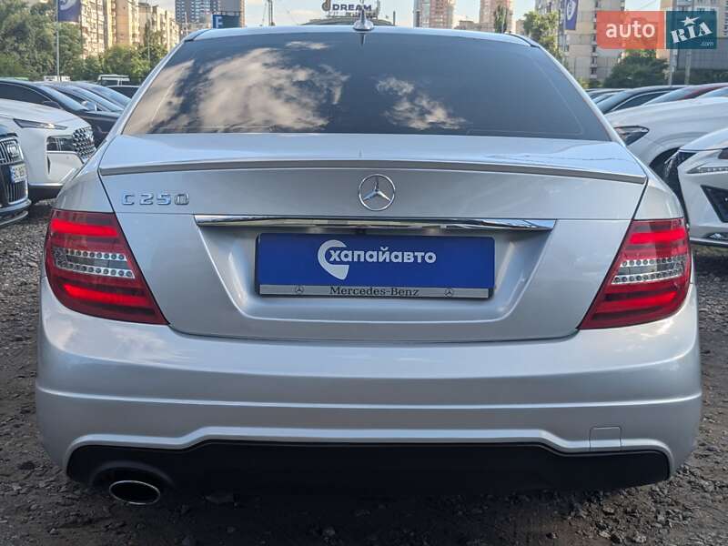 Седан Mercedes-Benz C-Class 2011 в Києві