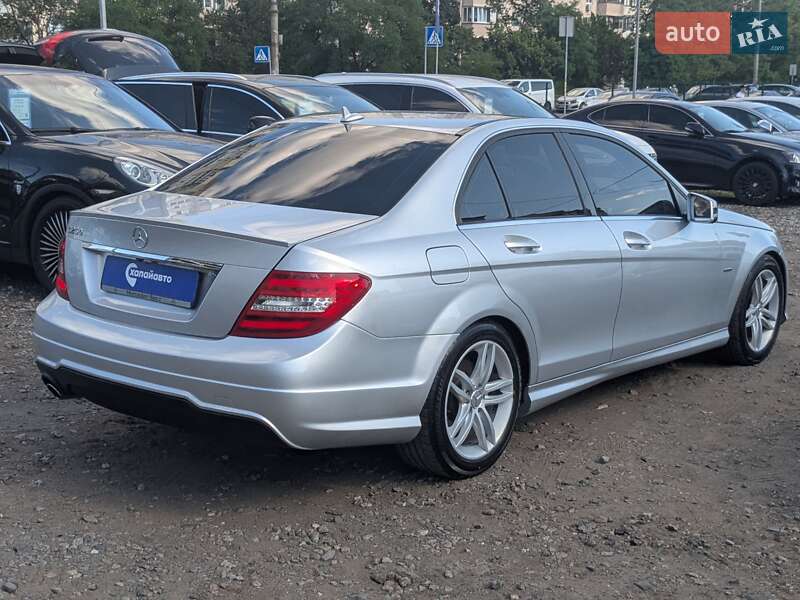 Седан Mercedes-Benz C-Class 2011 в Києві
