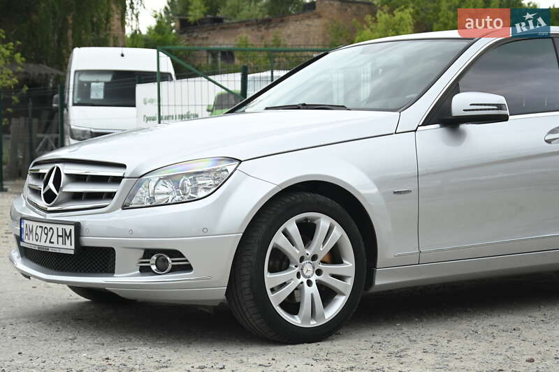 Седан Mercedes-Benz C-Class 2009 в Бердичеві