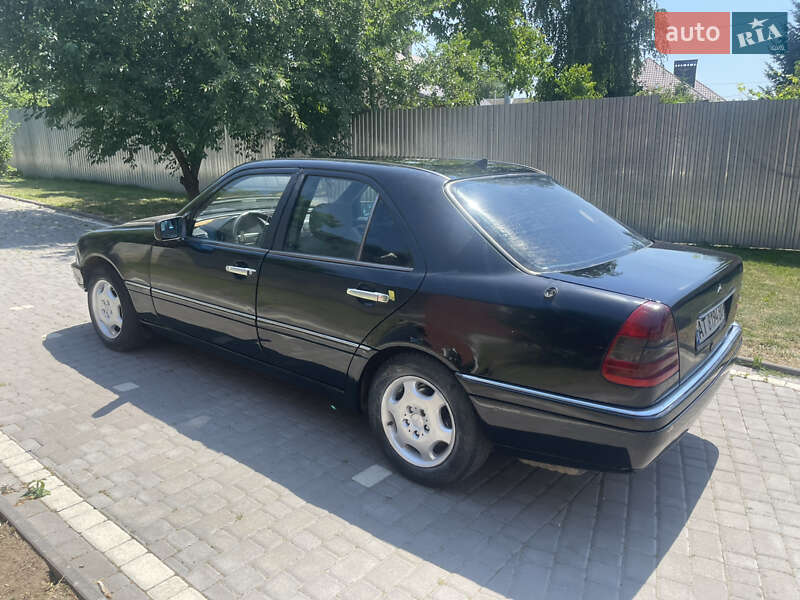 Седан Mercedes-Benz C-Class 1994 в Чернівцях