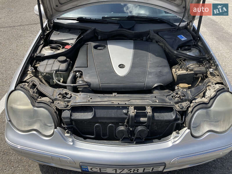 Універсал Mercedes-Benz C-Class 2003 в Чернівцях