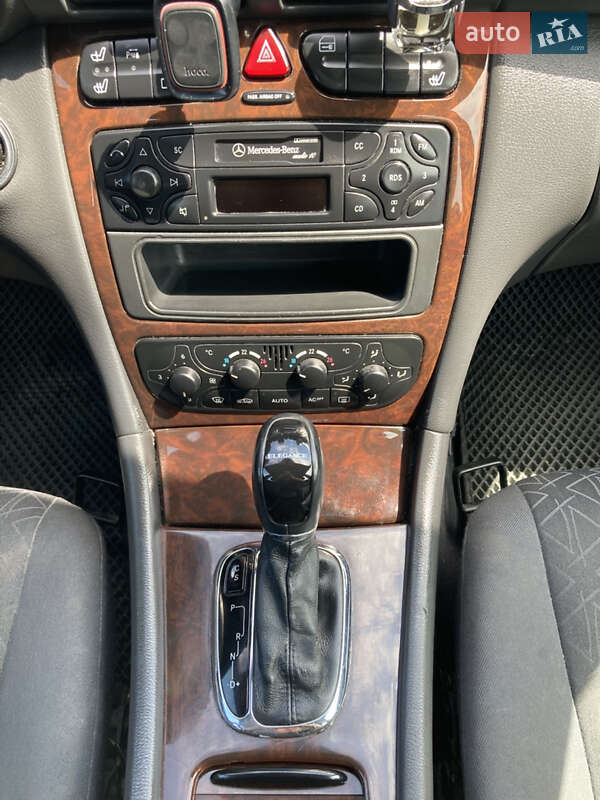 Універсал Mercedes-Benz C-Class 2003 в Чернівцях