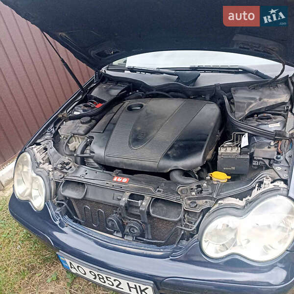 Універсал Mercedes-Benz C-Class 2004 в Сваляві