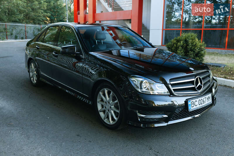 Седан Mercedes-Benz C-Class 2013 в Днепре