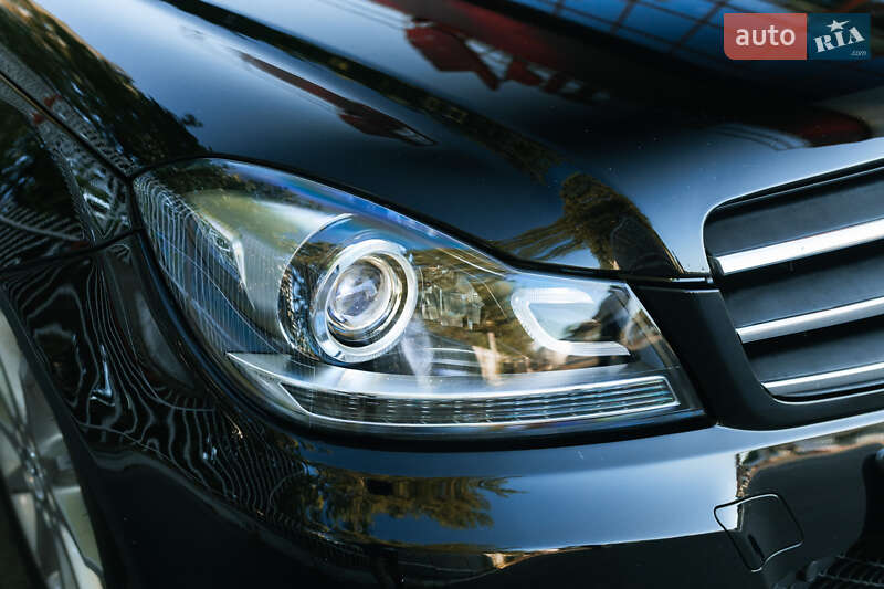 Седан Mercedes-Benz C-Class 2013 в Днепре