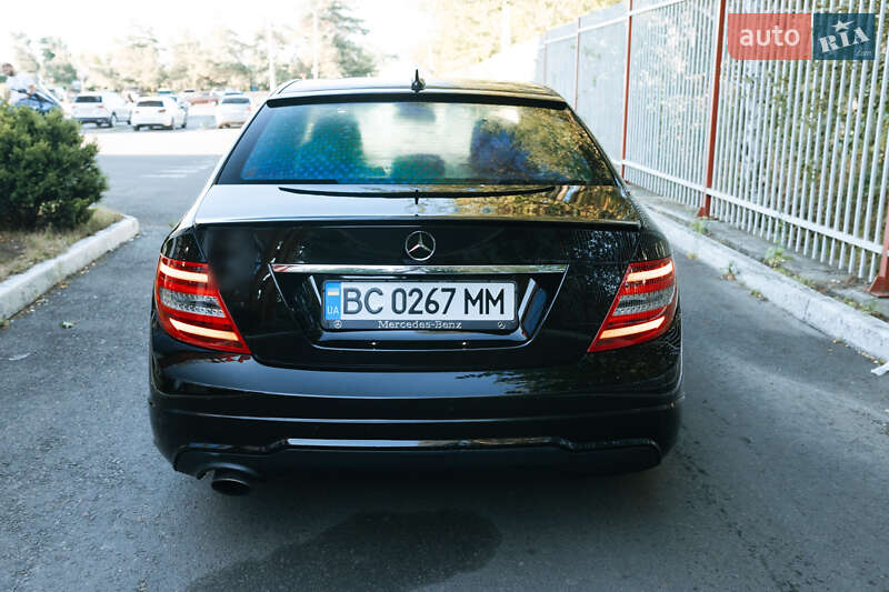 Седан Mercedes-Benz C-Class 2013 в Днепре
