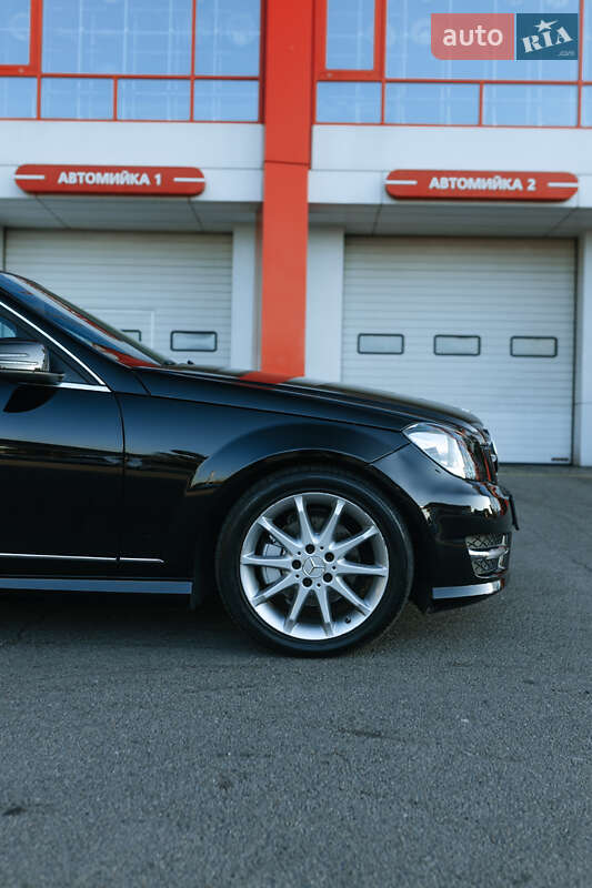 Седан Mercedes-Benz C-Class 2013 в Днепре